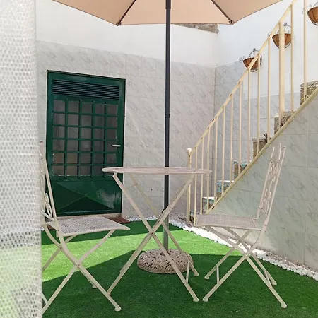 بيت للعطل Lapis Domus *