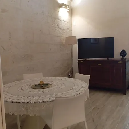 Lapis Domus بيت للعطل ليتشي