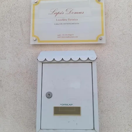 Lapis Domus Nyaraló